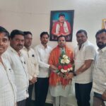 परळीत आ.विक्रम काळे यांची नाथ शिक्षण संस्था कार्यालयास भेट, सदस्य नोंदणीसह शिक्षकांच्या प्रश्नावर झाली चर्चा