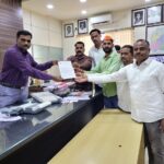 मराठा समाजाला आरक्षण जाहीर होईपर्यंत सर्व राजकीय पक्षाच्या नेत्यांना निंबूत येथे गाव बंदी.