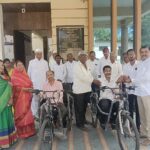 अष्टावधानी फाउंडेशन व ग्रामपंचायत निंबूत, यांच्या वतीने अजित दादा यांच्या विशेष प्रयत्नातून दिव्यांग बांधवांना तीन चाकी सायकलचे वाटप.