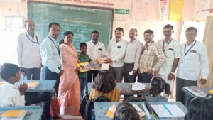 प्रगती बहुउद्देशीय सामाजिक संस्था वाघळवाडी कडून गरीब विद्यार्थ्यांला&hellip;