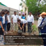 बारामती! वडगाव निंबाळकर येथे कृषीकन्यांमार्फत ‘ झाडे लावा झाडे जगवा ‘ संदेश देत वृक्षारोपनाचा कार्यक्रम संपन्न .