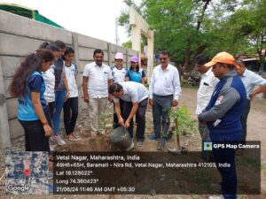 बारामती! वडगाव निंबाळकर येथे कृषीकन्यांमार्फत ‘ झाडे लावा&hellip;