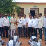 श्री बा.सा.काकडे देशमुख विद्यालय पिंपरे येथे श्री अभिजीत काकडे यांच्या वाढदिवसानिमित्त मुलांना शालेय साहित्य व खाऊ वाटप.