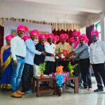 तब्बल ३० वर्षानंतर एकत्र येत भोर येथील बी.एड महाविद्यालयाच्या सन १९९३-९४ च्या बॅचच्या विद्यार्थ्यांनी जुन्या आठवणींना उजाळा देण्यासाठी गुरुपौर्णिमेनिमित्त आयोजित “स्नेहमेळा “अतिशय उत्साह पूर्ण वातावरणात संपन्न झाला!