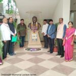 मुगुटराव साहेबराव काकडे महाविद्यालयाचे माजी अध्यक्ष कै. बाबालाल काकडे देशमुख यांच्या स्मृतिदिनानिमित्त ३१ / ०७ / २०२४ ते ०२ / ०८ / २०२४ दरम्यान तीन दिवशीय व्याख्यानमालेचे आयोजन केले होते.