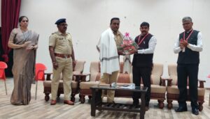 काकडे महाविद्यालयात ‘विद्यार्थी सुरक्षा समुपदेशन’ हा कार्यक्रम संपन्न*