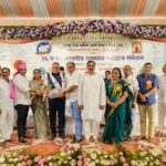 राज्यस्तरीय शब्दगंध साहित्य पुरस्कार प्रा. हनुमंत माने यांना सन्मानपूर्वक प्रदान…