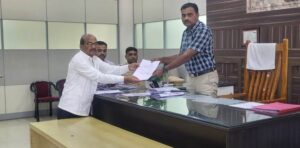 लोकशाही दिनात एकूण ८ अर्ज प्राप्त-तहसीलदार गणेश शिंदे