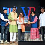 निंबुत चे जितेंद्र काकडे बालगंधर्व पुरस्काराने सन्मानित.