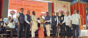 राज्यस्तरीय गुणवंत मुख्याध्यापक पुरस्काराने सन्मानित — पुणे जिल्ह्यातून&hellip;