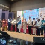 मु.सा.काकडे महाविद्यालयाचे प्राचार्य डॉ. देविदास वायदंडे  ‘समाज भूषण पुरस्काराने सन्मानित.