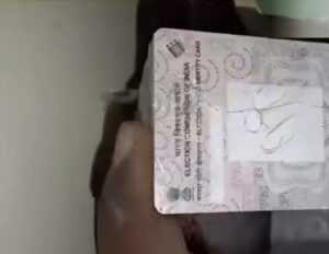 अंधेरीत फ्लश टॅंकमधून सापडले शेकडो ‘ब्लँक वोटर ID&hellip;