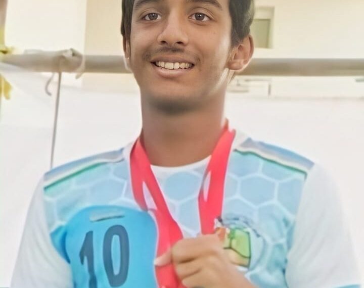 मु.सा काकडे महाविद्यालयातील आर्यवीर पाटील ची दिल्ली येथे झालेल्या राष्ट्रीय जलतरण स्पर्धेत चमकदार कामगिरी.