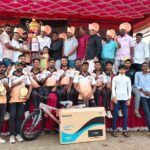 बुवासाहेब हुंबरे मित्र परिवार आयोजित.सोमेश्वर प्रीमियर लीग 2025 चे विजेते संघ 