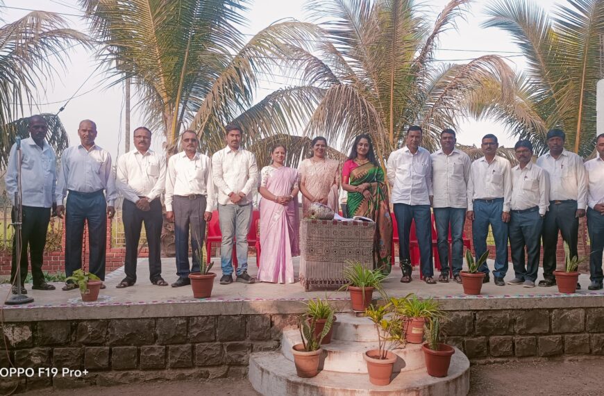 सिनेअभिनेत्री सिमरन खेडकर यांची श्री. बाबालाल साहेबराव काकडे देशमुख विद्यालयास सदिच्छा भेट.