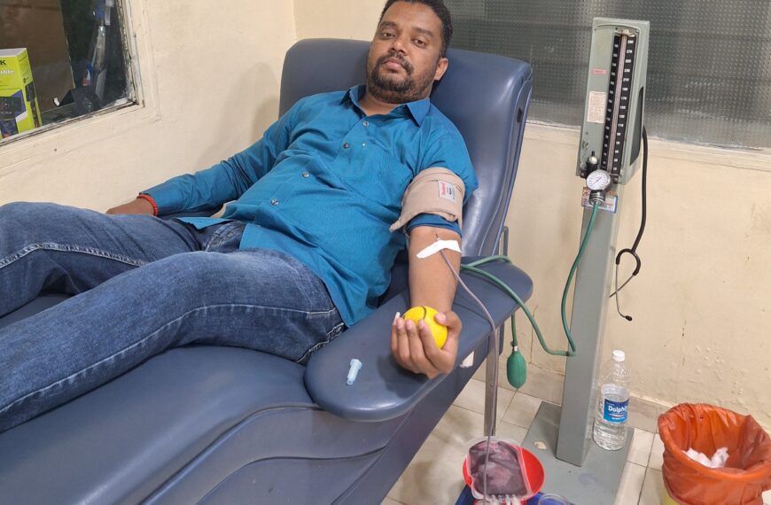 रक्तदान करुन वाढदिवस साजरा व पुलवामा हल्ल्यातील हुतात्म्यांना आदरांजली