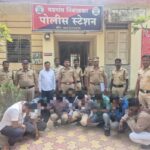 कौटुंबिक वादातून दोन गटात झालेल्या हाणामारी मध्ये 13 जनाविरुद्ध गुन्हे दाखल करून 08 जणांवरती अटकेची कारवाई करून न्यायालयीन कोठडीत रवानगी