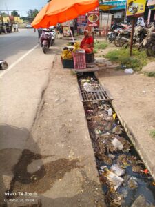 पुरंदर : निरा ग्रामपंचायतीचा विकास गटारात तुंबला?