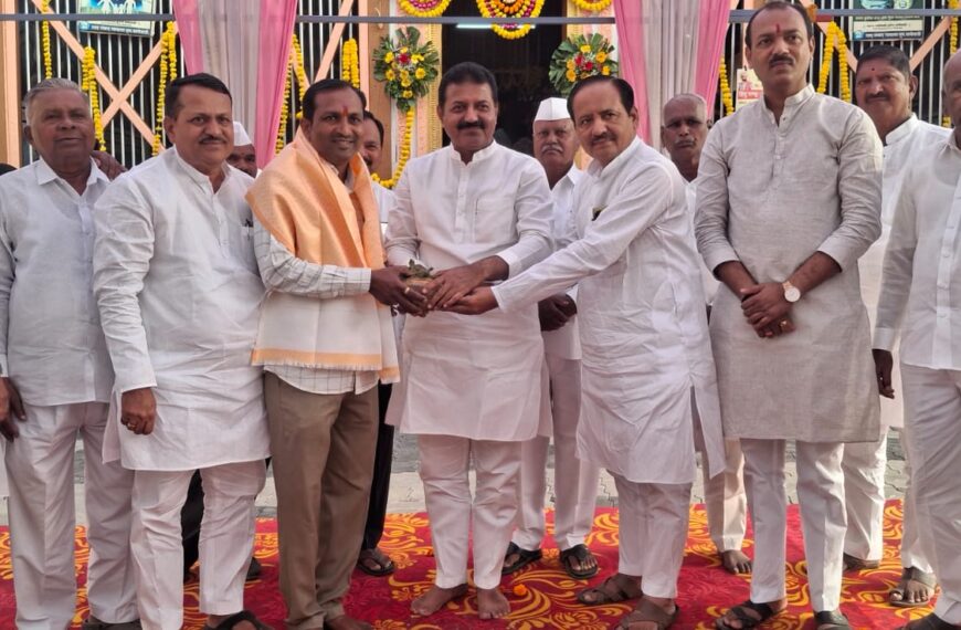 वाणेवाडी ग्रामस्थांची दादांना अनोखी श्रद्धांजली; हनुमान जन्मोत्सवाचे औचित्य साधून महारक्तदान शिबिराचे आयोजन