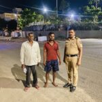 वडगाव निंबाळकर अंकित करंजे पूल पोलीस चौकीतील पोलिसांकडून माणुसकीचे दर्शन 