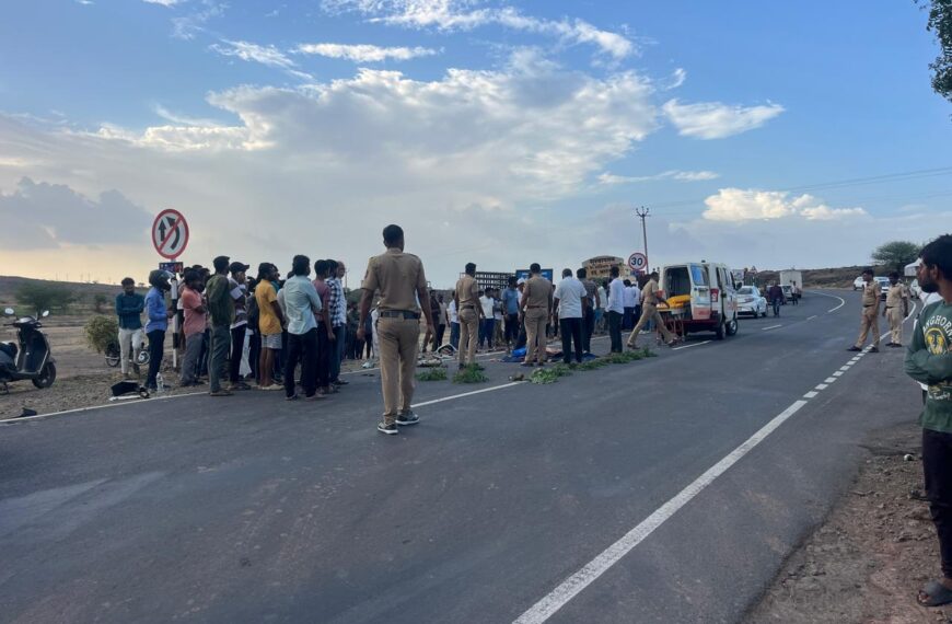 निरा – मोरगाव रस्त्यावर चौधरवाडी फाट्यावर भीषण अपघात; दोन बहिणींचा जागीच मृत्यू, भाऊ गंभीर जखमी