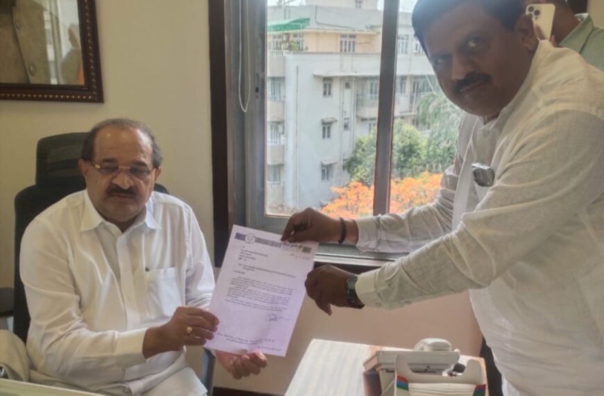 इंदापूर तालुक्यात खडकवासला कालव्याचे पाणी पूर्ण क्षमतेने पोहोचविण्यासाठी जलसंपदा विभागाला तातडीच्या सूचना