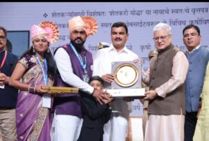 महाराष्ट्र शासनाचा राज्यस्तरीय पुरस्कार राज्यपाल महोदय यांच्या हस्ते&hellip;