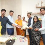 बारामतीच्या यशस्वी विद्यार्थ्यांचा उपमुख्यमंत्री सुनेत्रा पवार यांच्या हस्ते सन्मान.